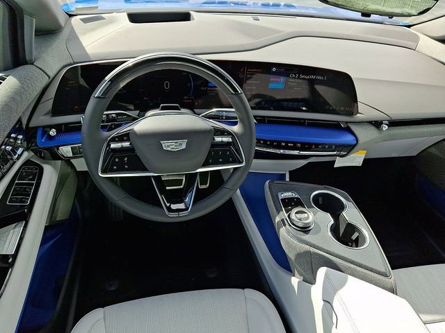 New 2026 Cadillac Optiq Luxury 2 image 7