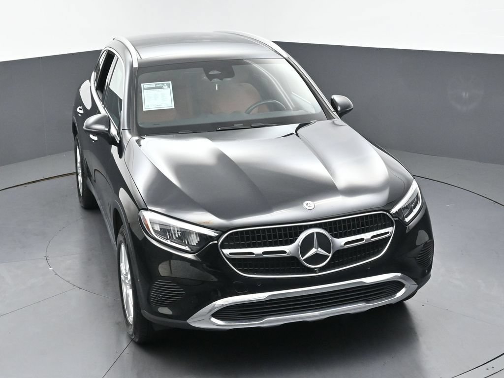 Used 2023 Mercedes-Benz GLC 300 4MATIC w/ Exclusive Trim Package image 40