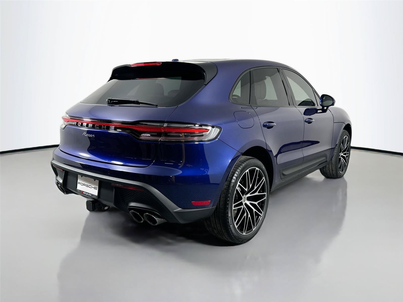 Certified 2026 Porsche Macan Turbo AWD/4WD image 7