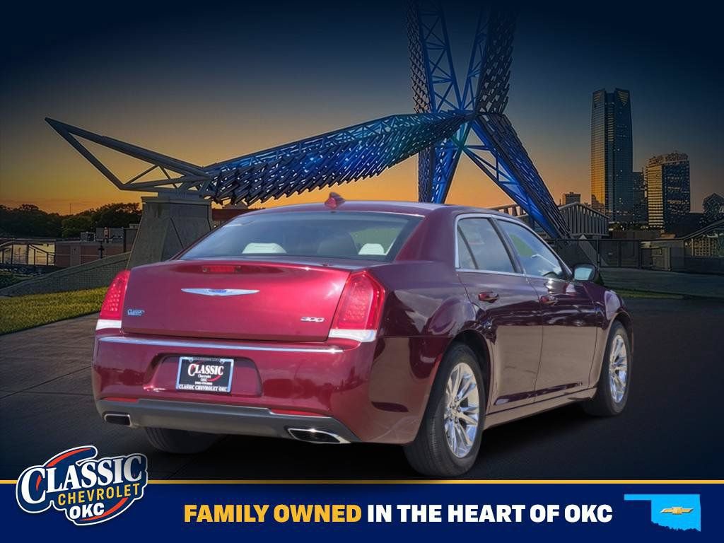 Used 2017 Chrysler 300 Limited RWD image 7