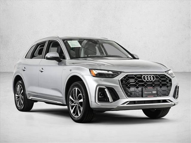 Certified 2024 Audi Q5 2.0T Premium w/ Convenience Package AWD/4WD image 3