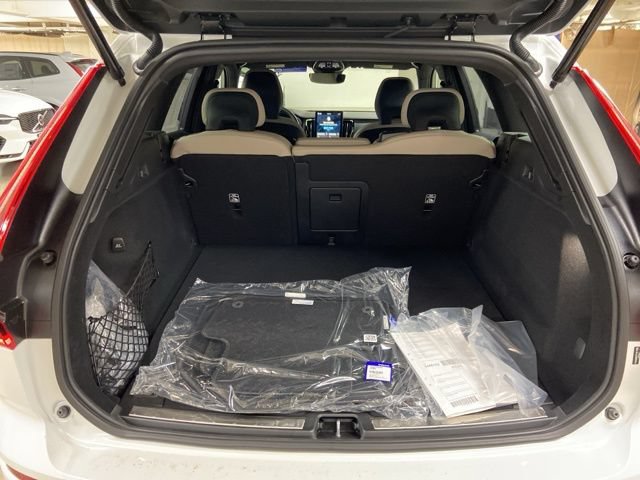 New 2026 Volvo XC60 T8 Plus AWD/4WD image 19