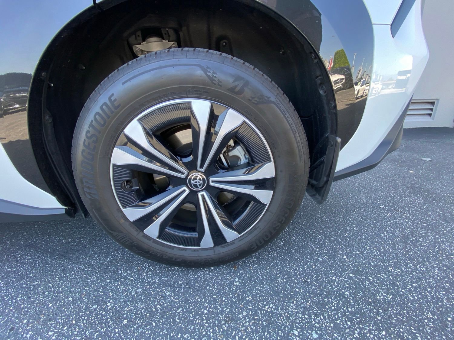 Used 2025 Toyota bZ4X FWD w/ Weather Package image 5