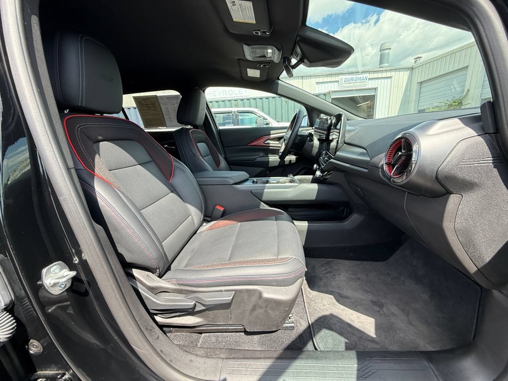 Used 2024 Chevrolet Equinox EV RS FWD image 26