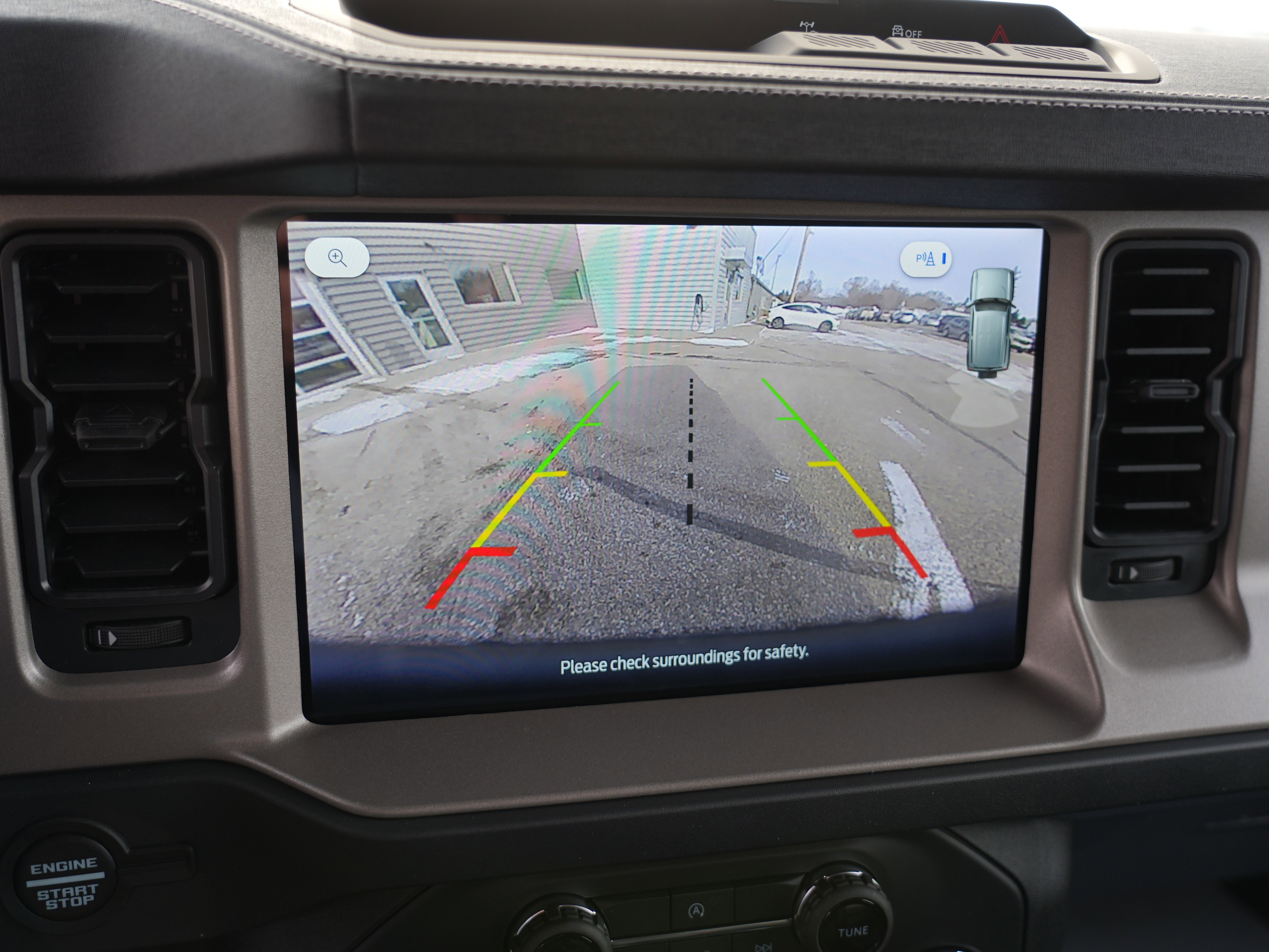 New 2025 Ford Bronco Outer Banks w/ Black Appearance Package image 25