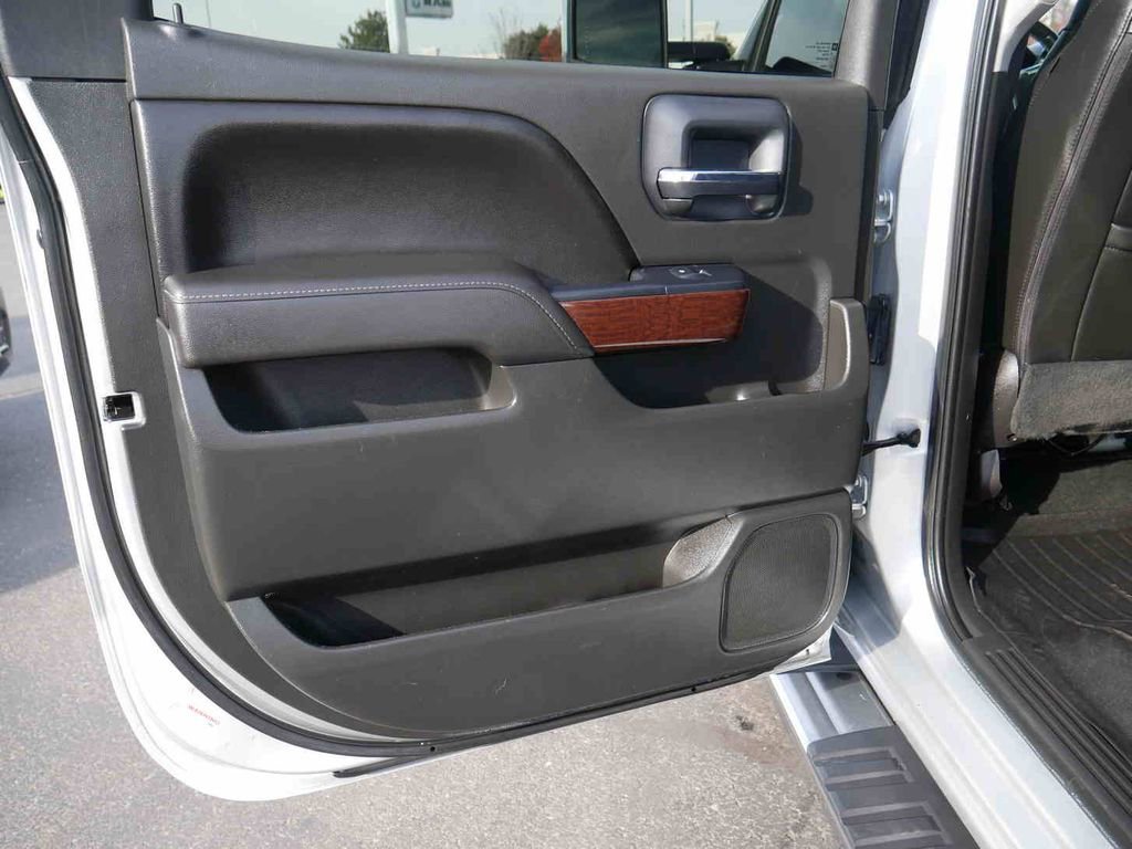 Used 2017 GMC Sierra 1500 SLT w/ SLT Premium Package image 16