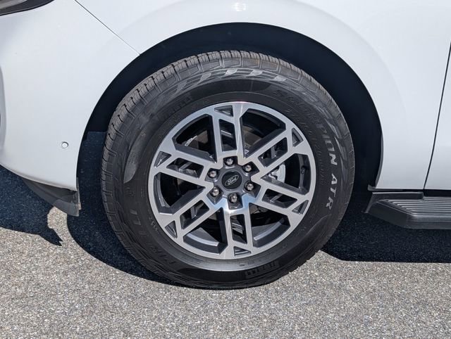 Certified 2025 Ford Expedition Active image 4