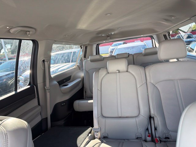 Used 2024 Jeep Wagoneer L Series II w/ Flexible Seating Group RWD image 7
