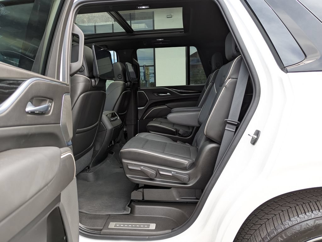 Used 2021 Cadillac Escalade Sport w/ Driver Assist Tech Package AWD/4WD image 44