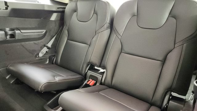 Used 2025 Volvo XC90 B6 Ultra w/ Protection Package Premier AWD/4WD image 33