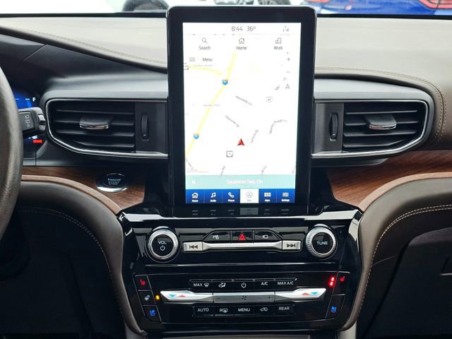 Used 2022 Ford Explorer King Ranch w/ Premium Technology Package image 39