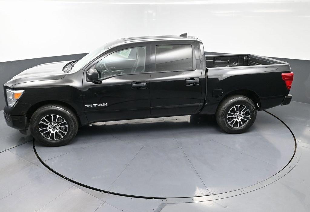 Used 2023 Nissan Titan SV image 44