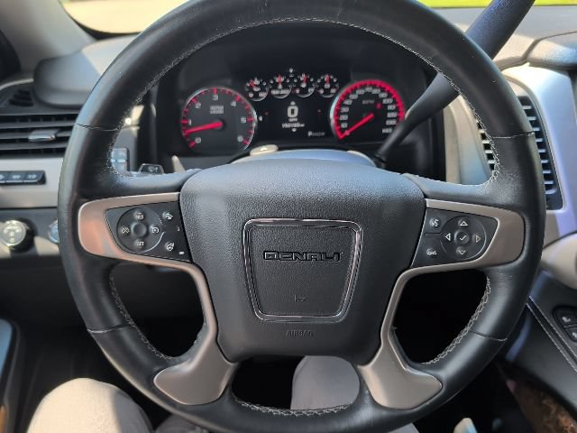 Used 2015 GMC Yukon XL Denali w/ Premium Package AWD/4WD image 54
