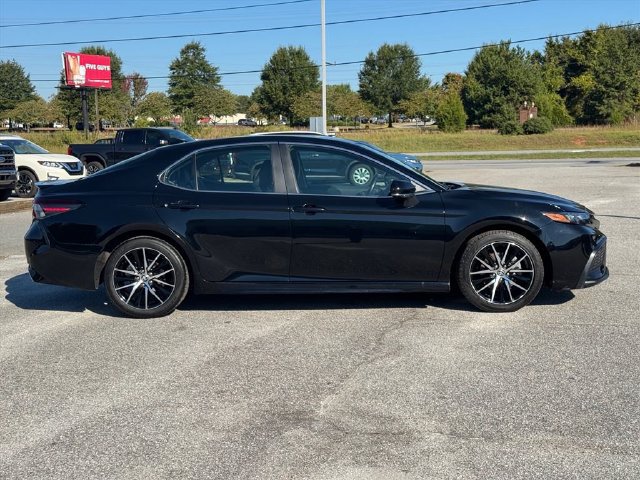 Used 2024 Toyota Camry SE FWD image 2
