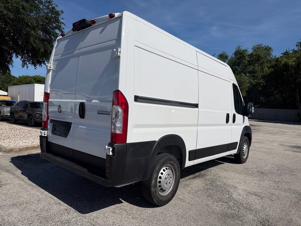 Used 2024 RAM ProMaster 2500 w/ Convenience Group FWD image 7