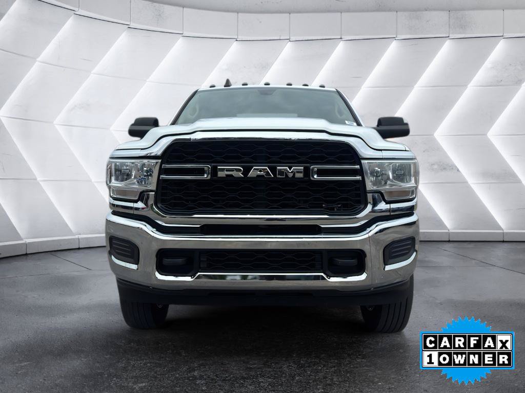Used 2020 RAM 3500 Tradesman w/ Chrome Appearance Group AWD/4WD image 2