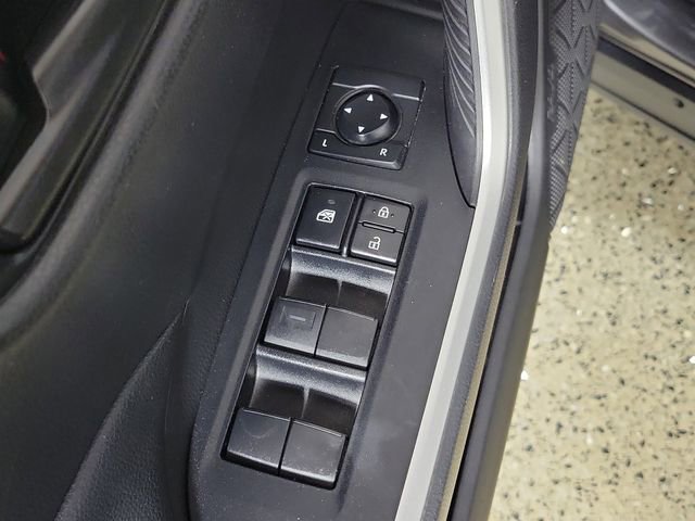 Used 2021 Toyota RAV4 LE FWD image 22