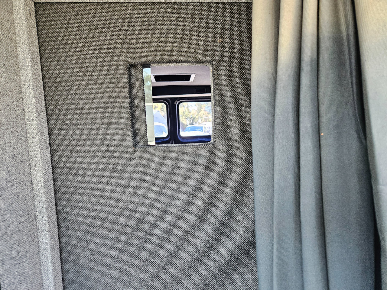 Used 2001 Ford E-350 and Econoline 350 Extended Super Duty image 14