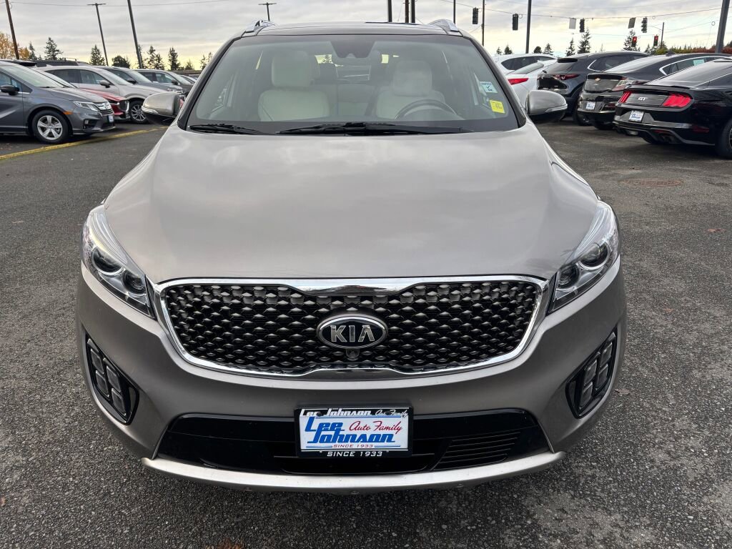 Used 2017 Kia Sorento SX image 2