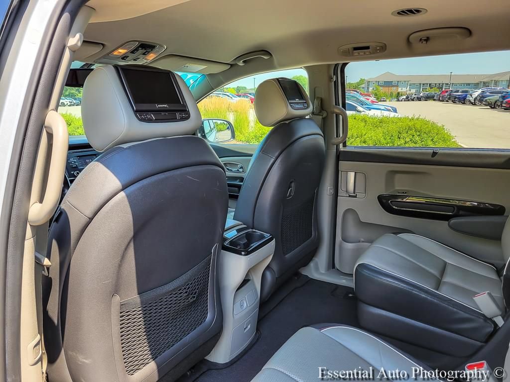 Used 2016 Kia Sedona EX FWD image 12