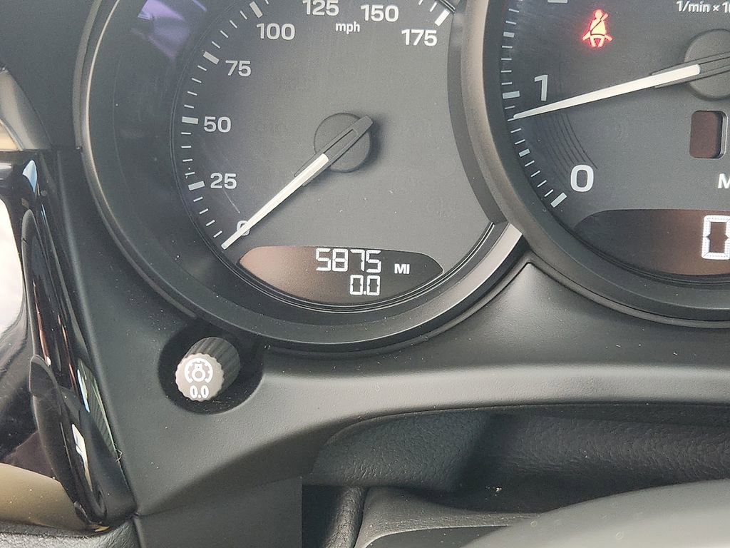 Certified 2025 Porsche Macan image 19