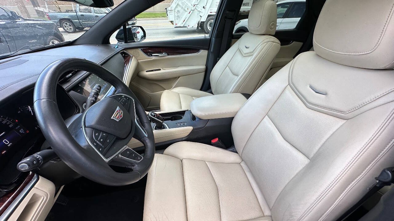 Used 2017 Cadillac XT5 Premium Luxury AWD/4WD image 12