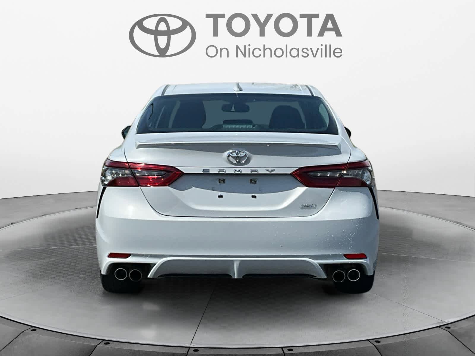 Used 2024 Toyota Camry XSE FWD image 5