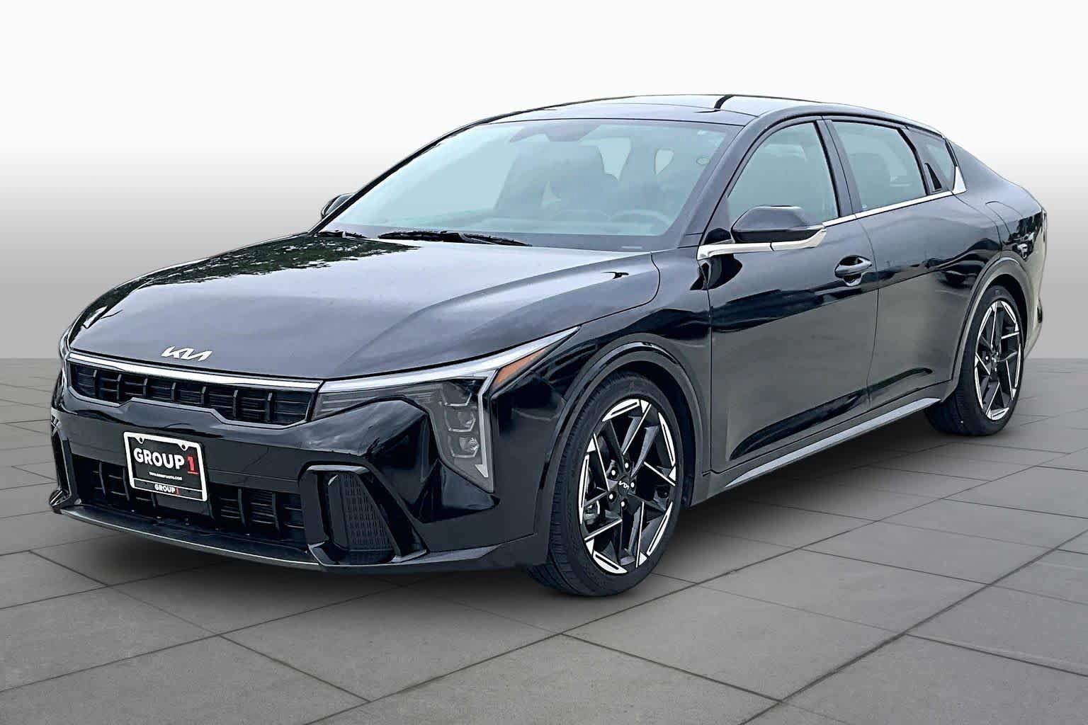 Used 2025 Kia K4 EX w/ GT-Line Sunroof Package FWD image 2