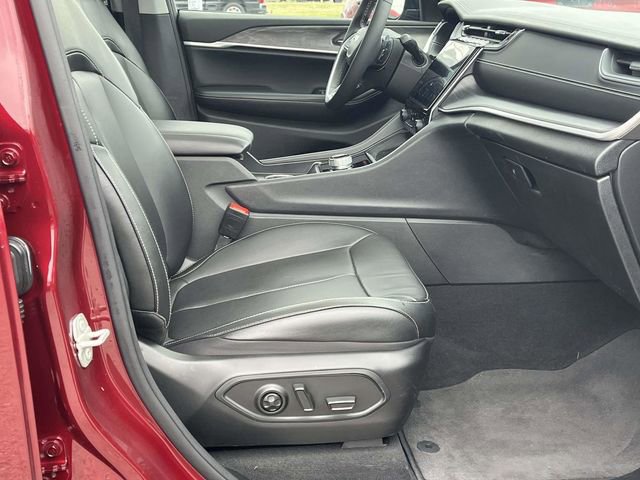 Used 2024 Jeep Grand Cherokee L Limited w/ Luxury Tech Group II image 26