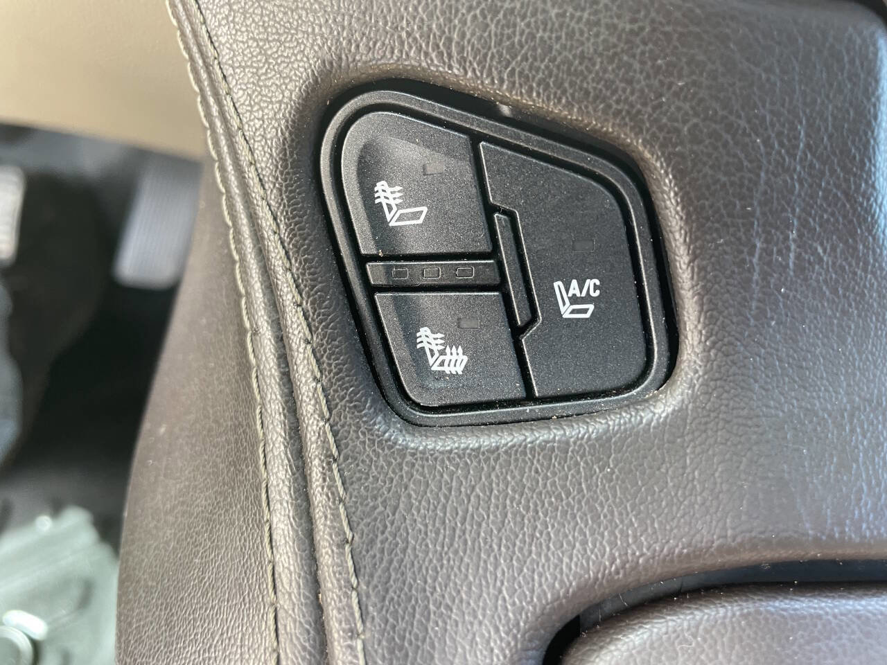 Used 2016 Chevrolet Suburban LTZ AWD/4WD image 26