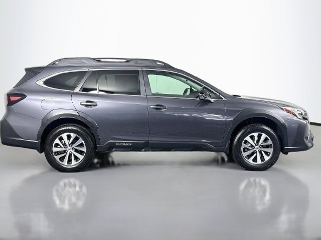 Certified 2025 Subaru Outback Premium AWD/4WD image 10