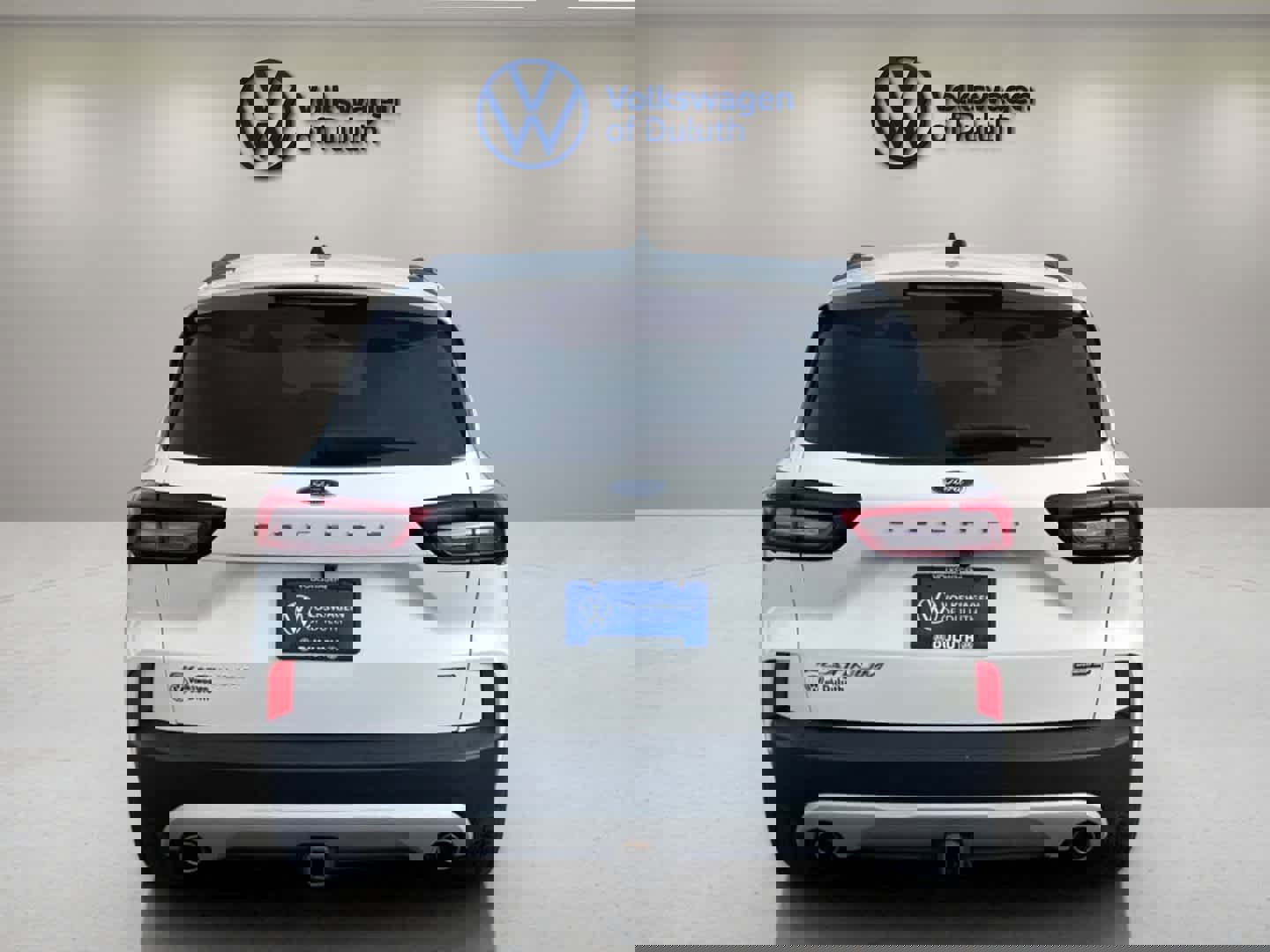 Used 2023 Ford Escape Platinum w/ Premium Technology Package image 4