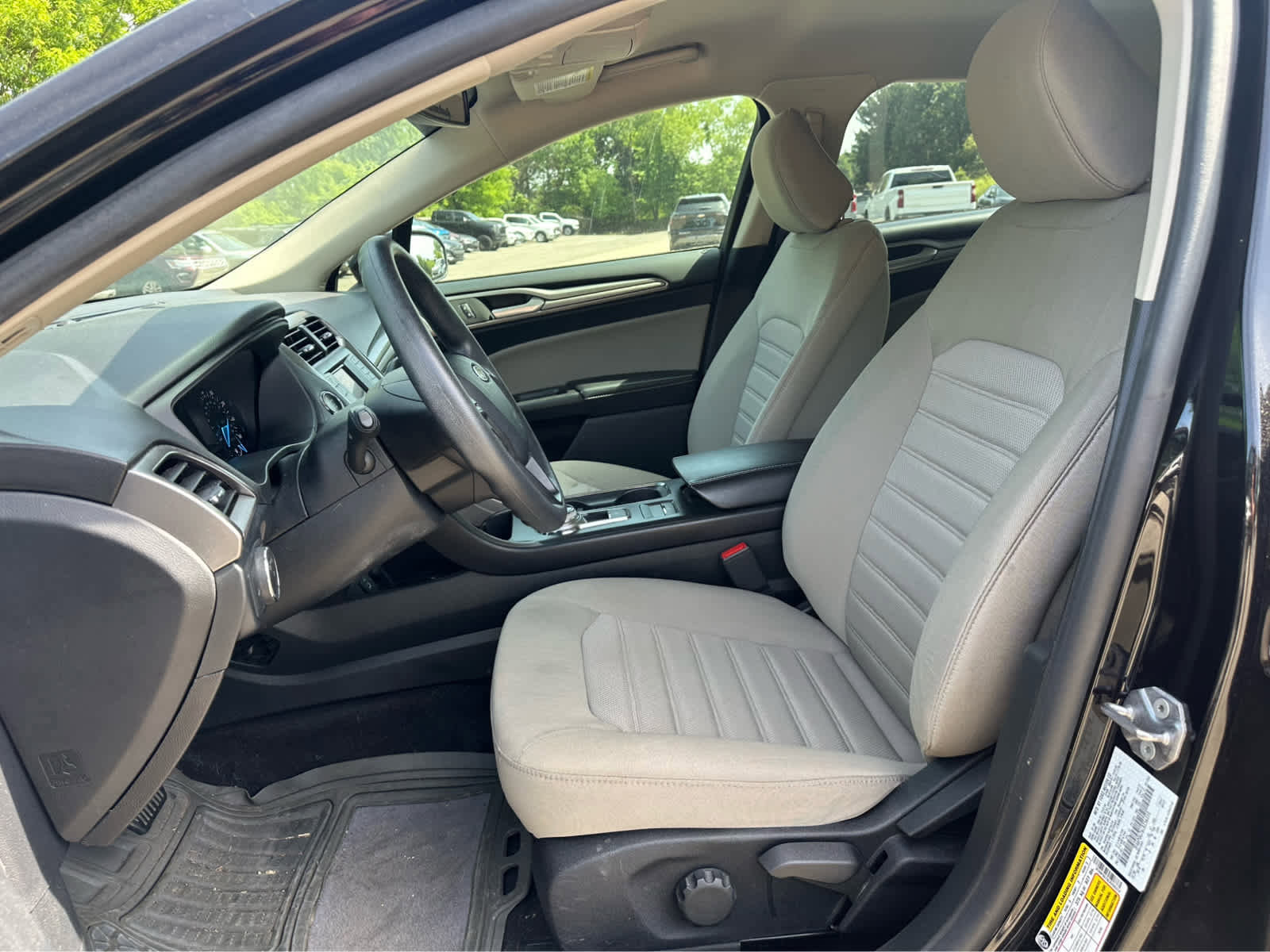 Used 2020 Ford Fusion S FWD image 10