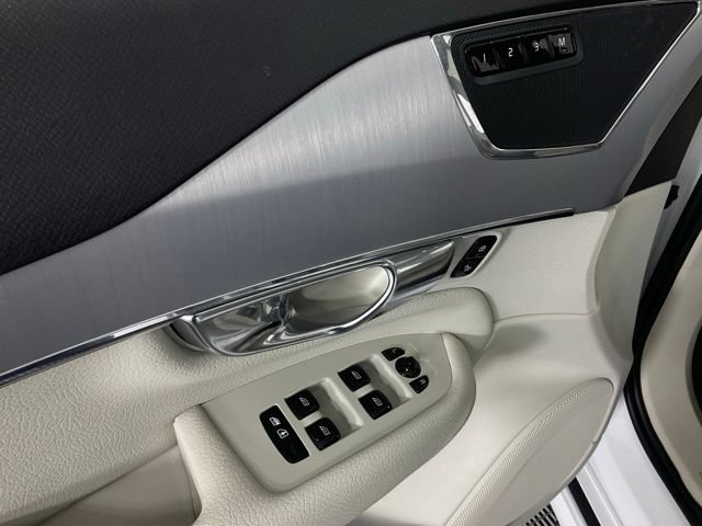 Used 2022 Volvo XC90 T5 Momentum w/ Protection Package Premier FWD image 23