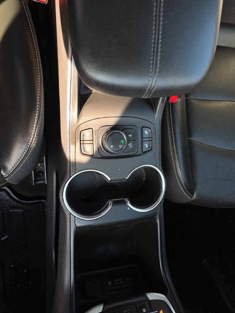 Used 2022 GMC Terrain SLT image 51