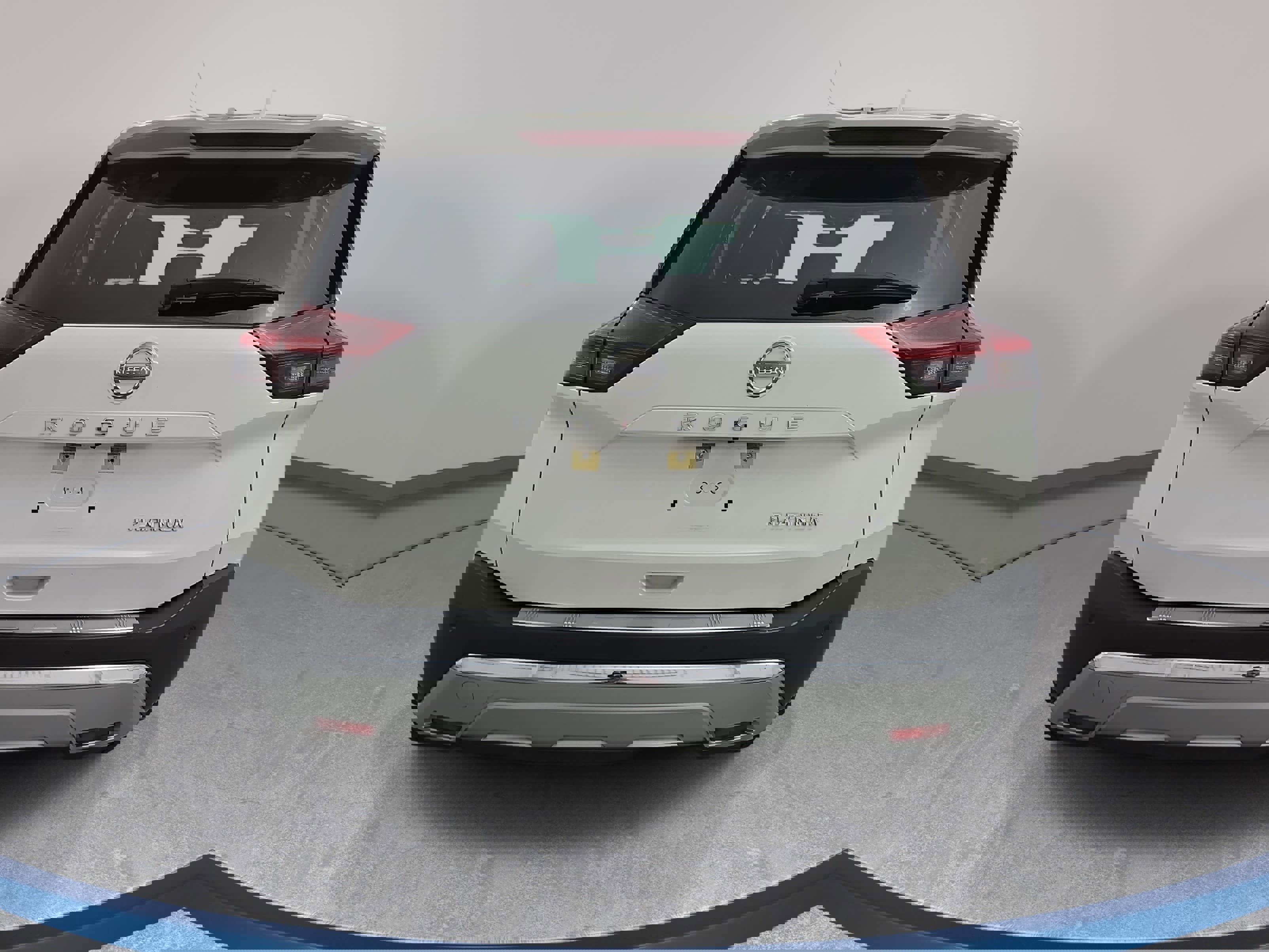 Certified 2022 Nissan Rogue Platinum w/ Head-Up Display Package FWD image 6