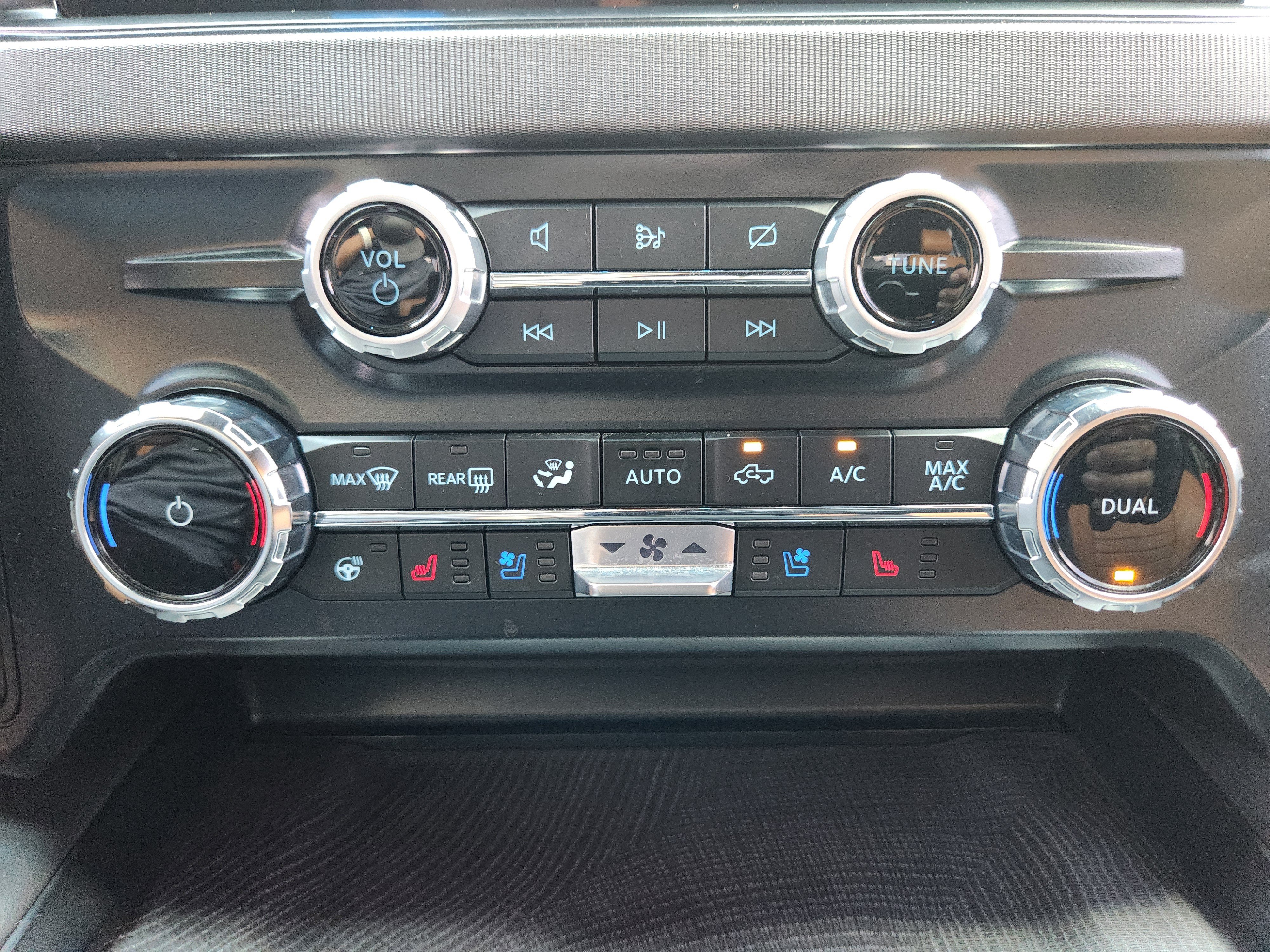 Used 2024 Ford F350 Platinum AWD/4WD image 14