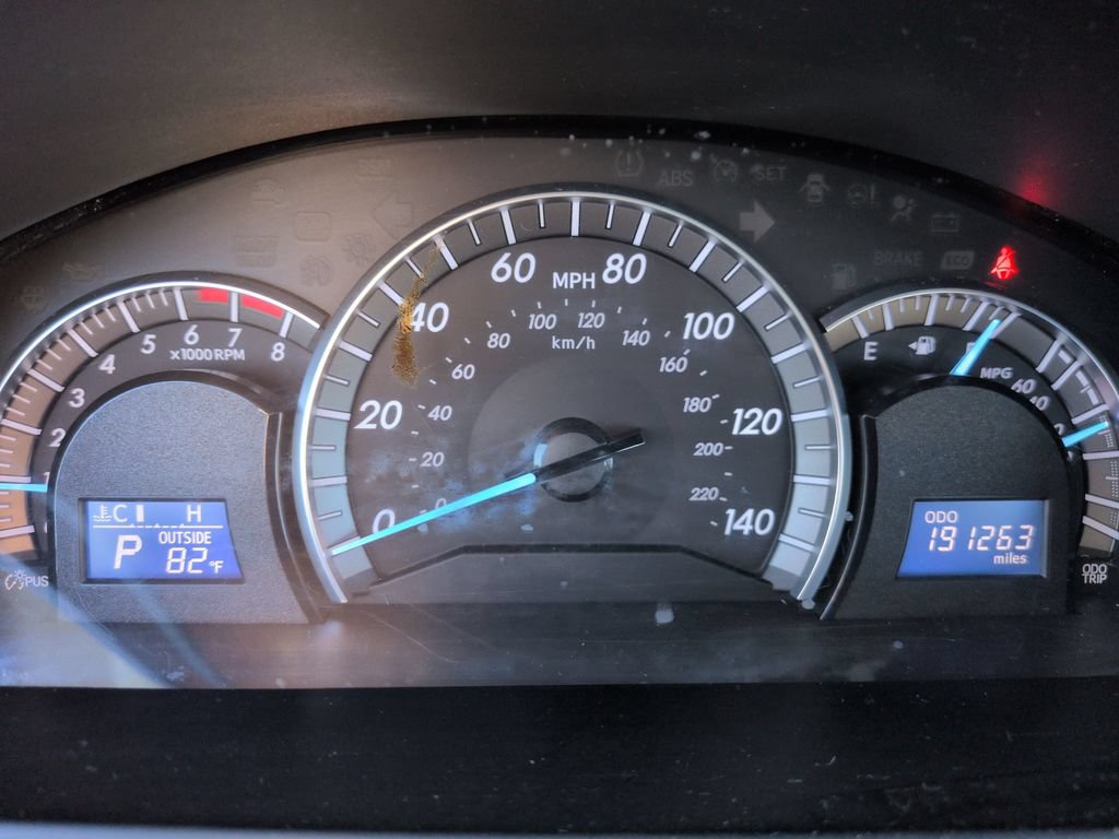 Used 2013 Toyota Camry SE FWD image 16