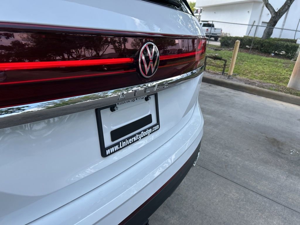 Used 2026 Volkswagen Atlas SE FWD image 16