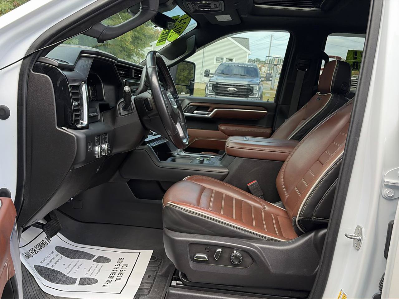 Used 2024 GMC Sierra 2500 Denali Ultimate AWD/4WD image 9