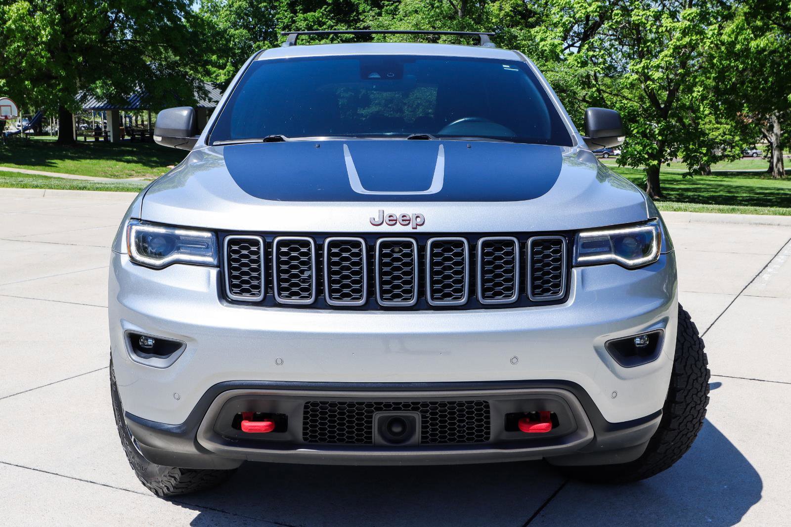 Used 2017 Jeep Grand Cherokee Trailhawk w/ Trailhawk Luxury Group AWD/4WD image 18