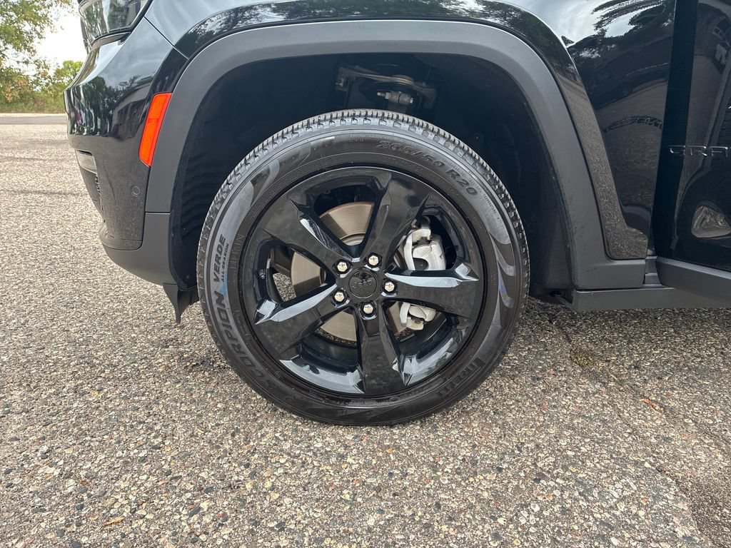 Used 2025 Jeep Grand Cherokee L Limited w/ Luxury Tech Group II AWD/4WD image 28