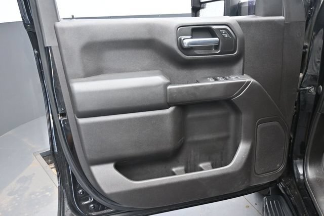 Used 2019 Chevrolet Silverado 1500 Custom w/ Custom Max Trailering Package AWD/4WD image 11