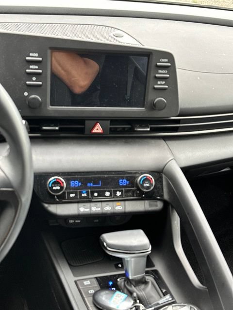 Certified 2025 Hyundai Elantra Sport FWD image 11