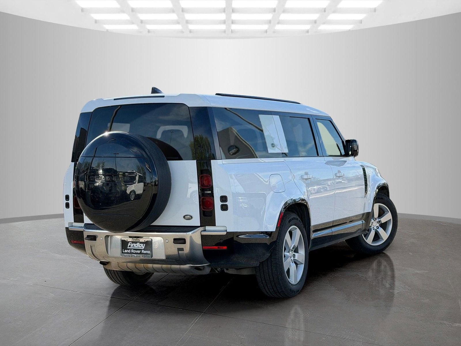 Used 2023 Land Rover Defender 130 S image 5