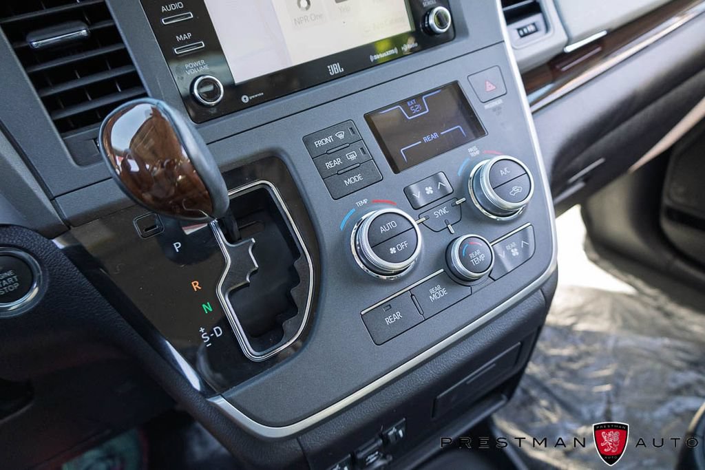 Used 2020 Toyota Sienna Limited FWD image 35