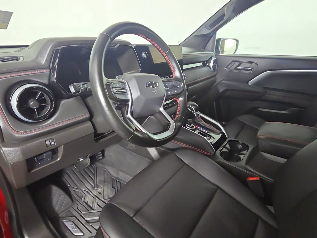 Used 2024 Chevrolet Colorado Z71 w/ Z71 Convenience Package 2 AWD/4WD image 12