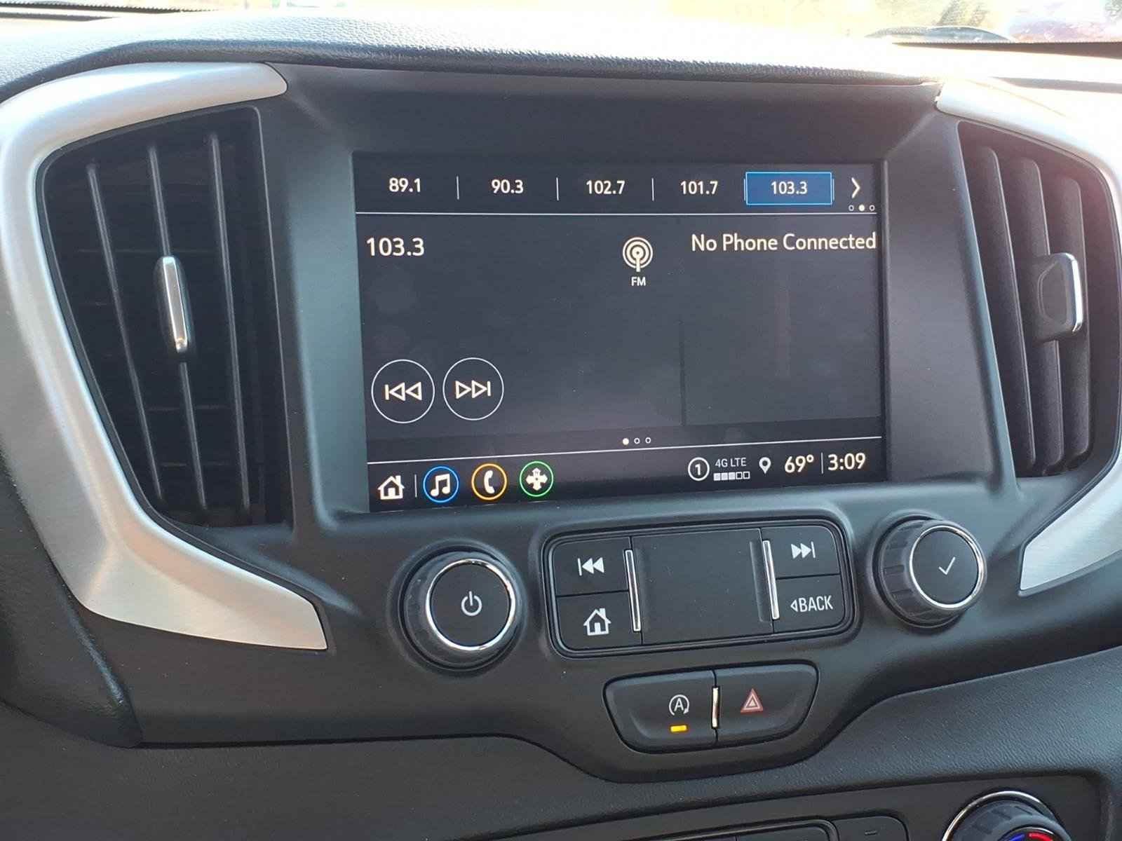 Used 2024 GMC Terrain SLT image 20