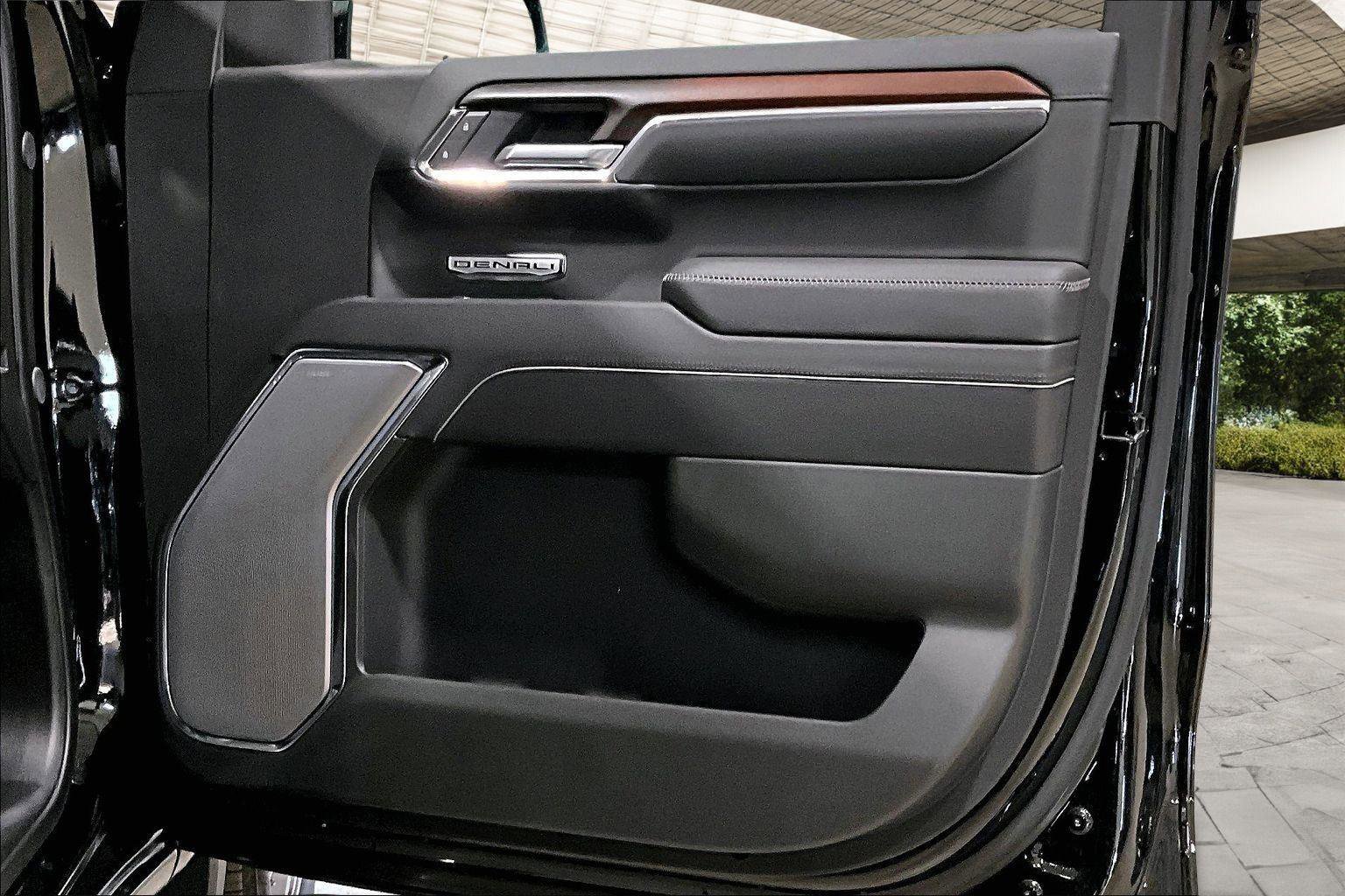 New 2026 GMC Sierra 1500 Denali w/ Denali Reserve Package image 14