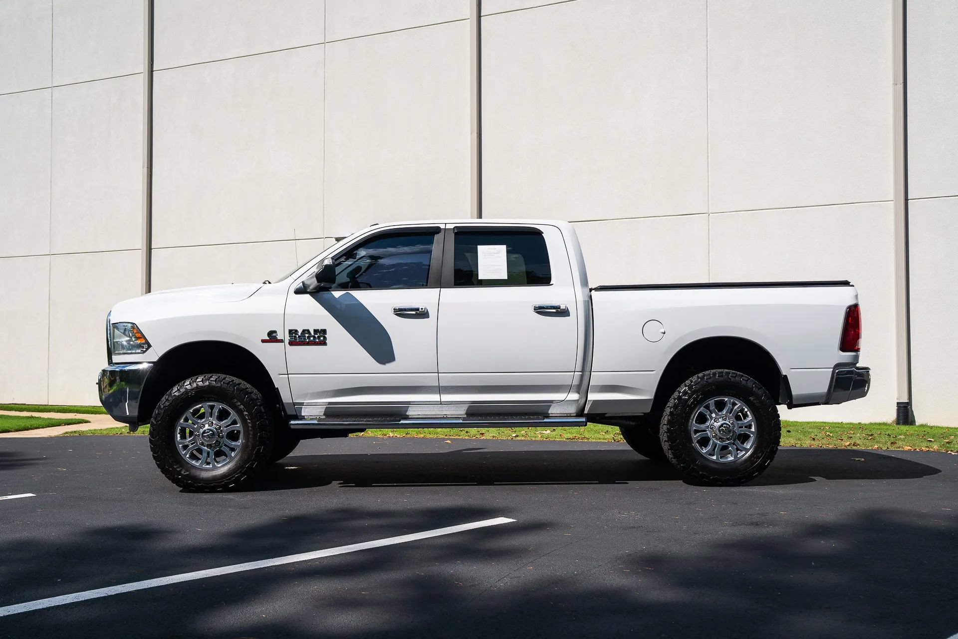 Used 2015 RAM 3500 SLT AWD/4WD image 4